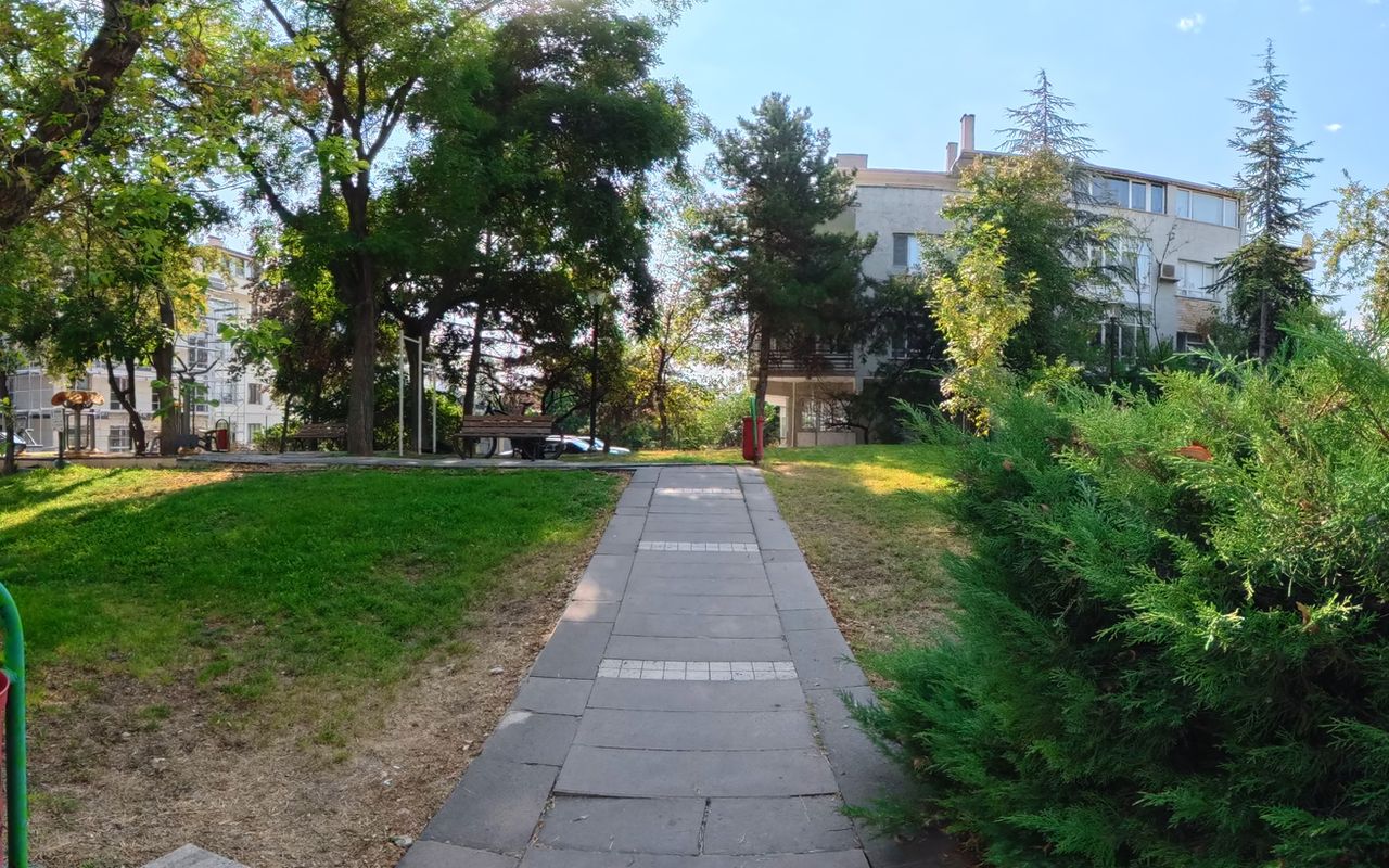 İlhan Selçuk Parkı mekânının 360° kart fotoğrafı